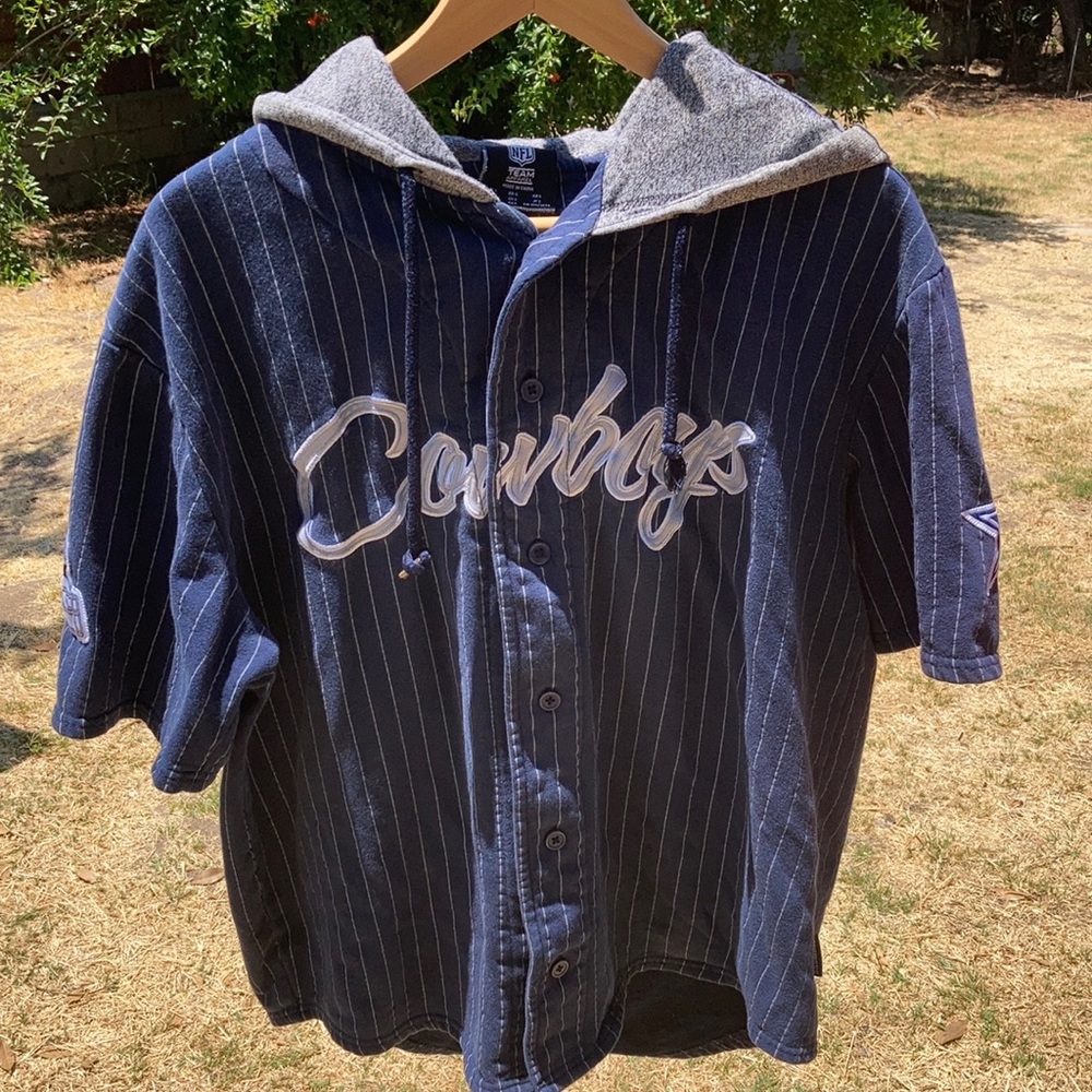 Dallas Cowboys size L shirt